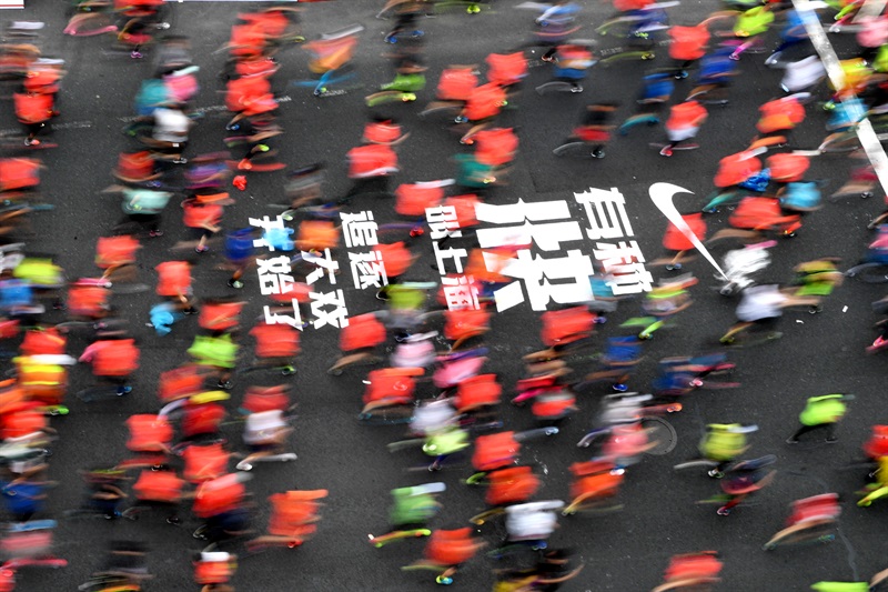 耐克以快之名,引领跑者突破挑战