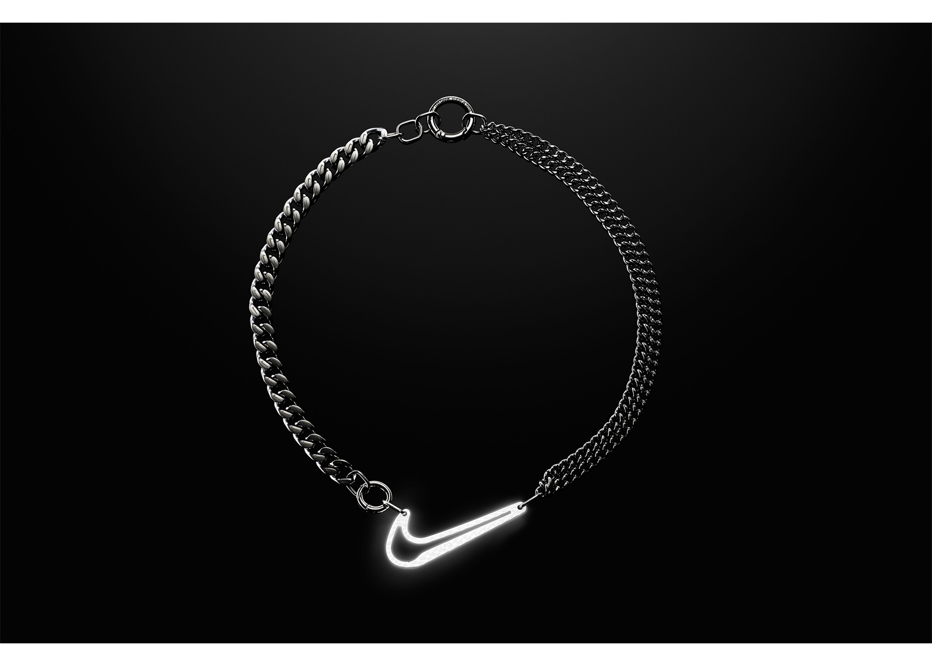 姐妹抢先看！这是你今年After Dark Tour的专属完赛奖牌！