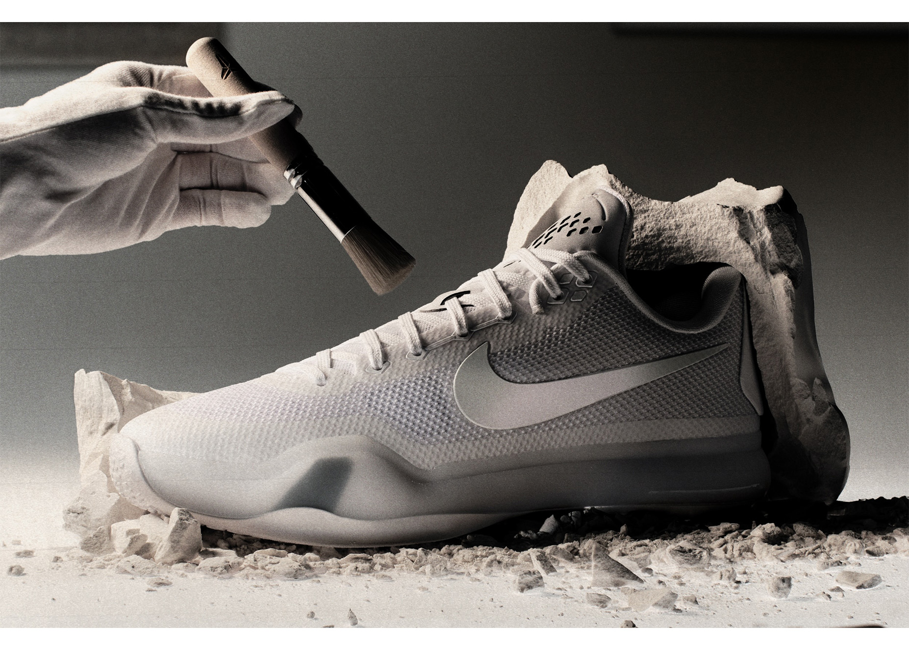 Kobe 10  Protro正式发布：经典战靴卷土重来