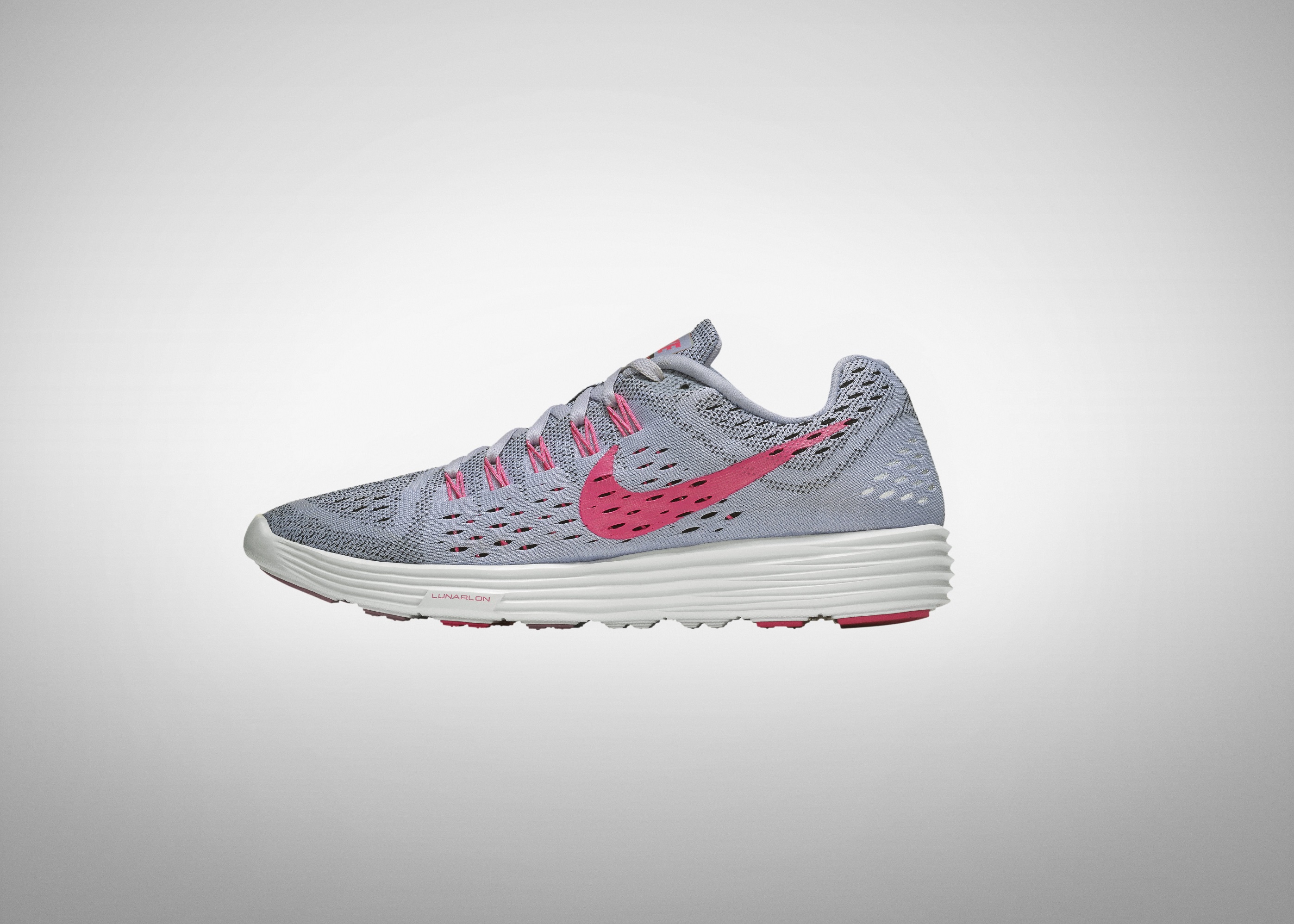 NIKE LUNARTEMPO跑鞋轻质来袭,每条街道都是赛道