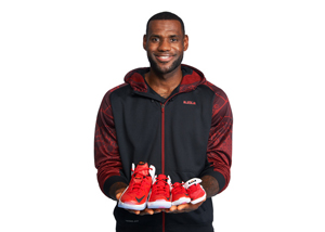 耐克发布LEBRON 12青少年版:专为王子打造