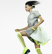 NikeLab x sacai夏季系列：色彩缤纷，动感十足