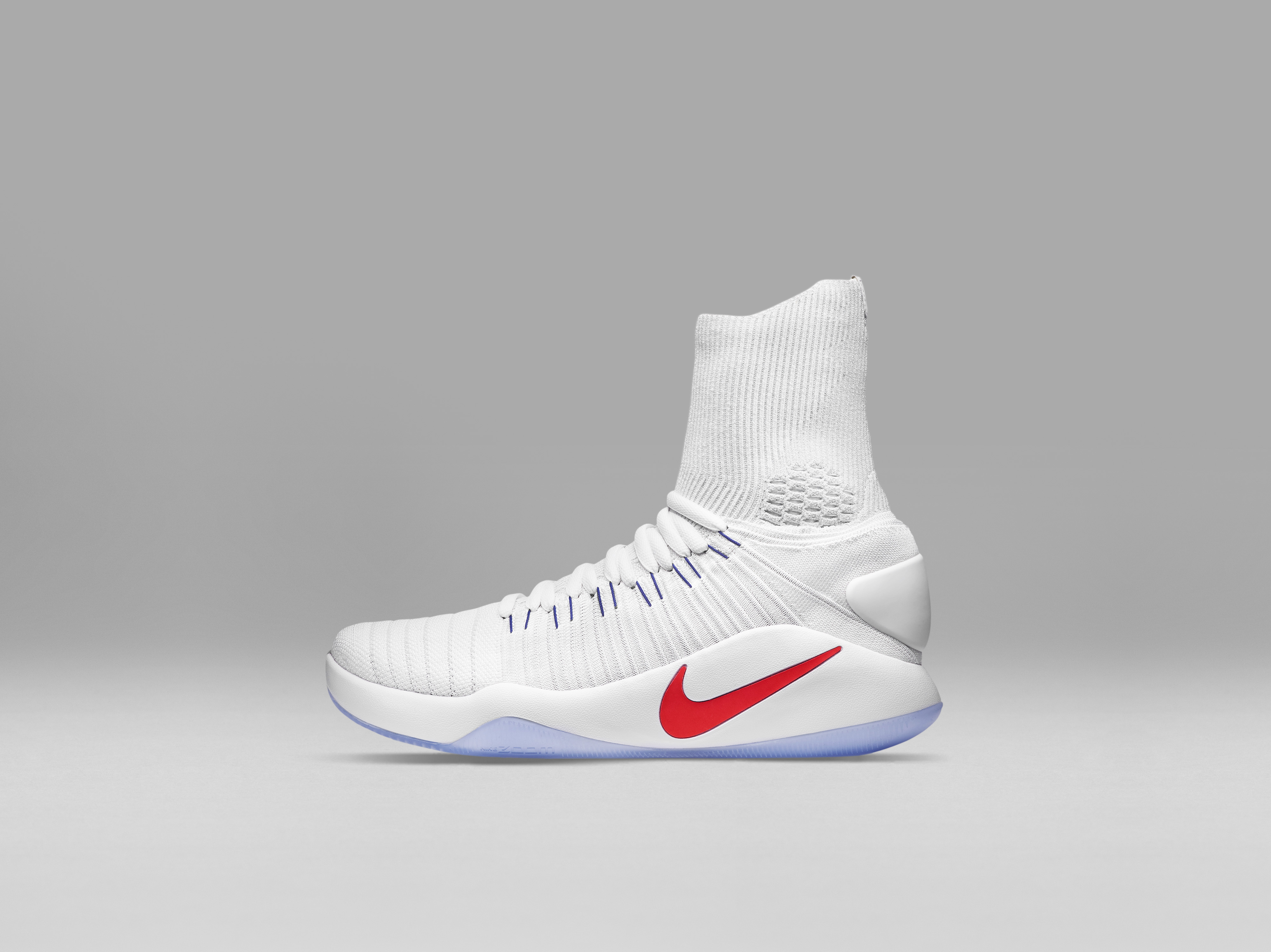 NIKE HYPERDUNK 2016演绎性能创新