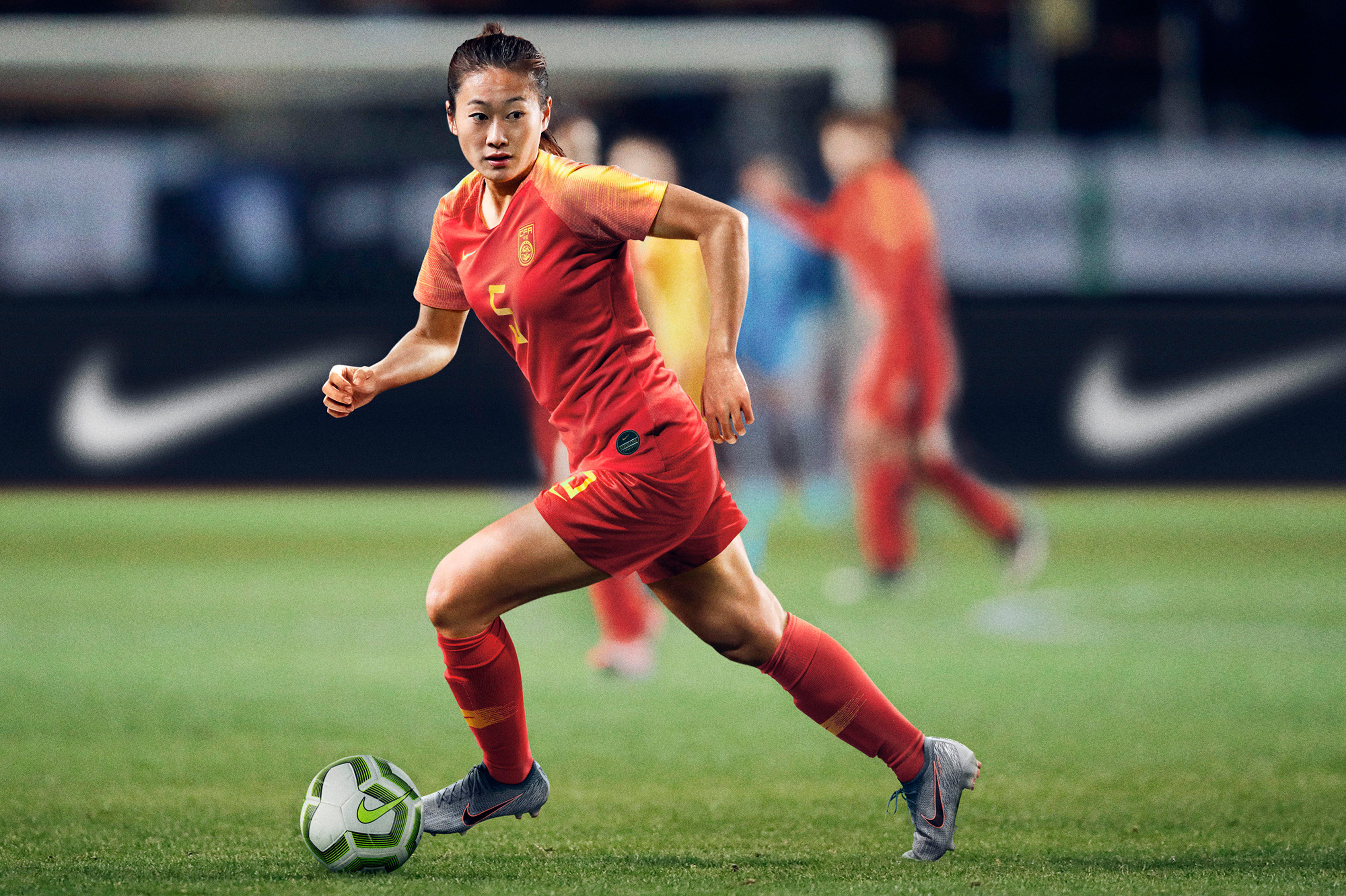 2019中国国家女子足球队全新球衣助力女足“玫瑰再绽放”
